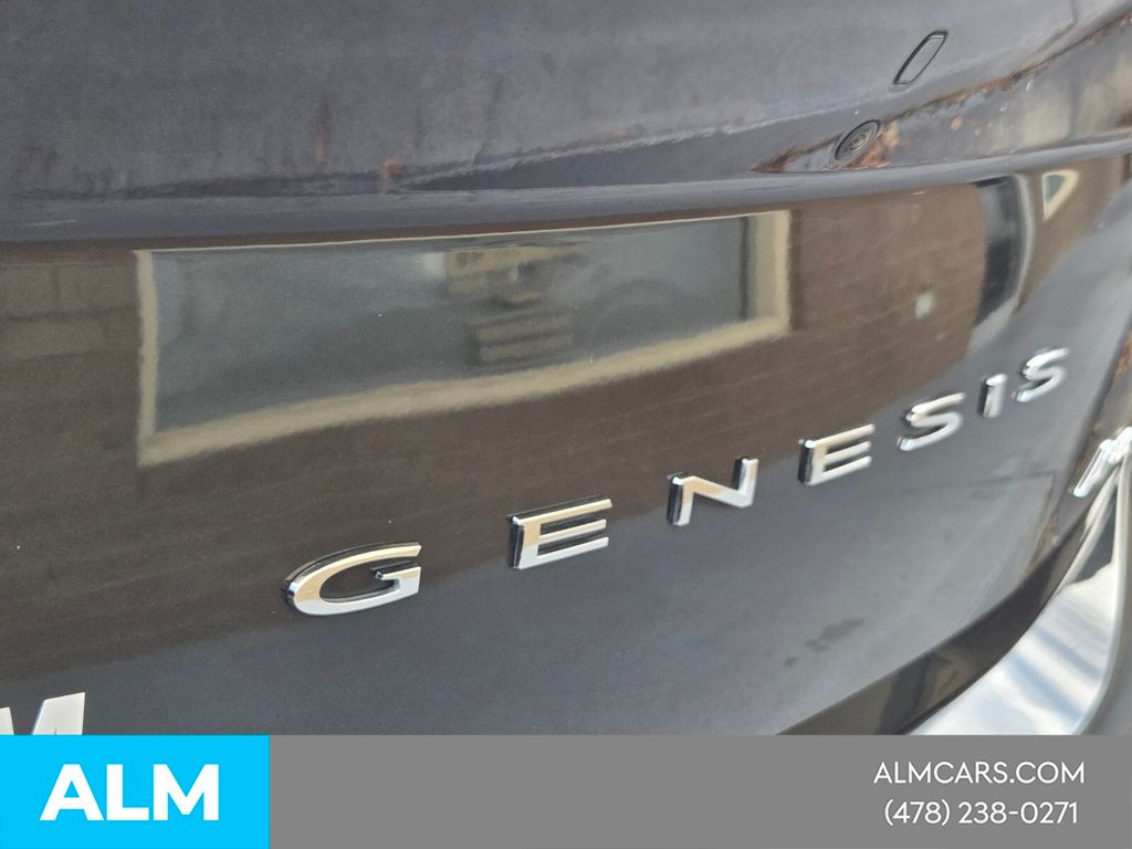 Used 2025 Black Genesis 2.5T image 11