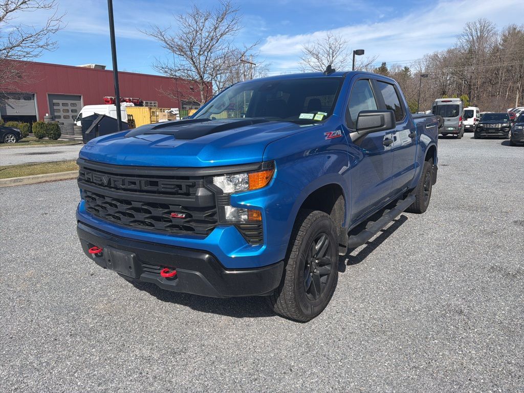 View vehicle photo 3