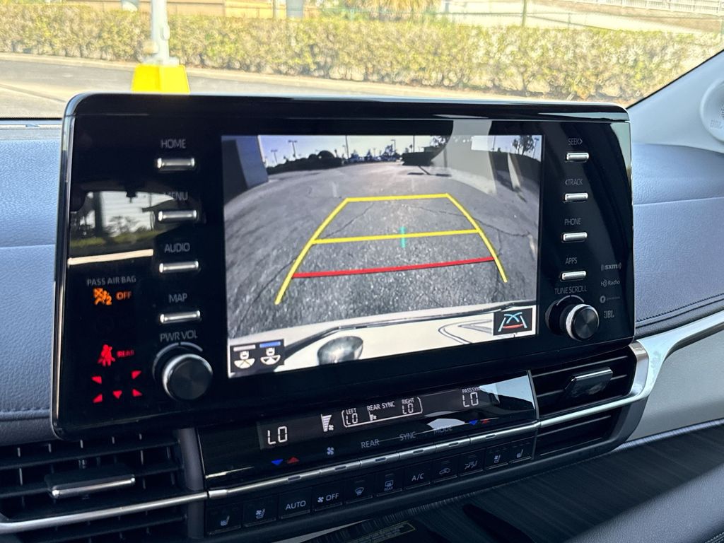 Thumbnail: 2021 Toyota Sienna - 24