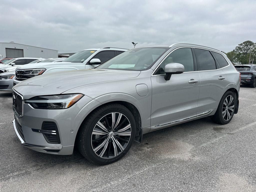 Silver Dawn Metallic 2023 Volvo XC60 Recharge T8 Ultimate Bright Theme eAWD SUV / Crossover All-Wheel Drive Automatic