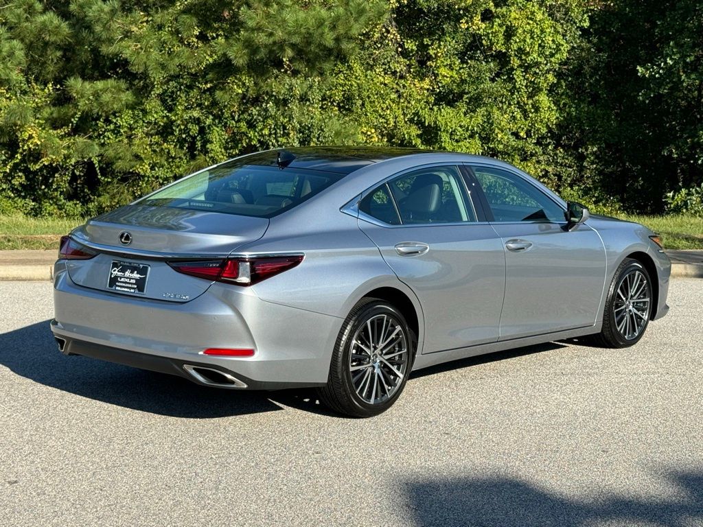 2022 Lexus ES 350 13