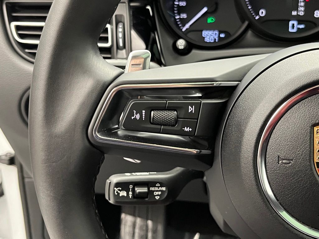 Thumbnail: 2025 Porsche Macan - 13