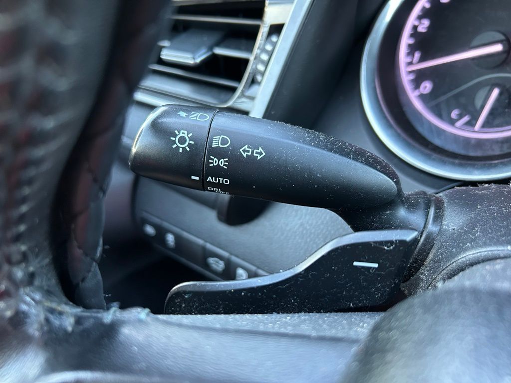 Thumbnail: 2019 Toyota Camry - 22