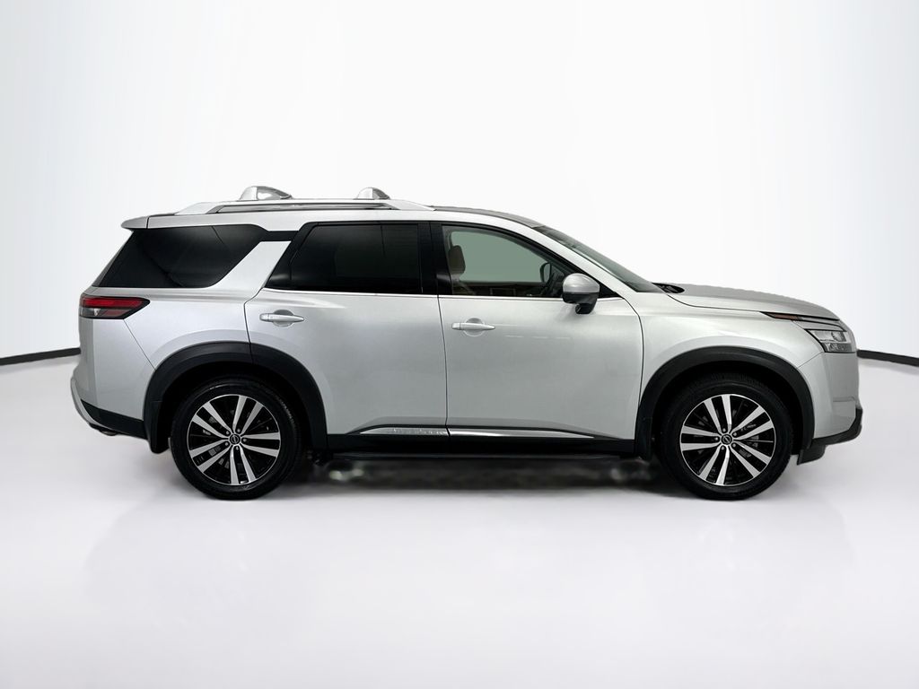 Thumbnail: 2023 Nissan Pathfinder - 4