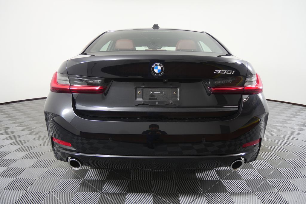 Thumbnail: 2024 BMW 3 Series - 4