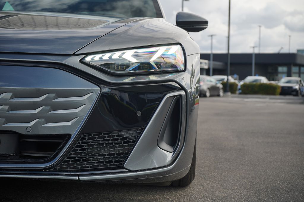 2025 Audi e-tron GT Premium Plus 2
