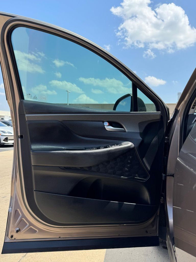 2020 Hyundai Santa Fe SE 18