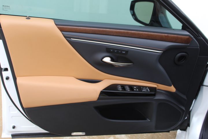 Used Car 2025 Lexus Es  350 For Sale Under $50,000 In Georgetown, Texas