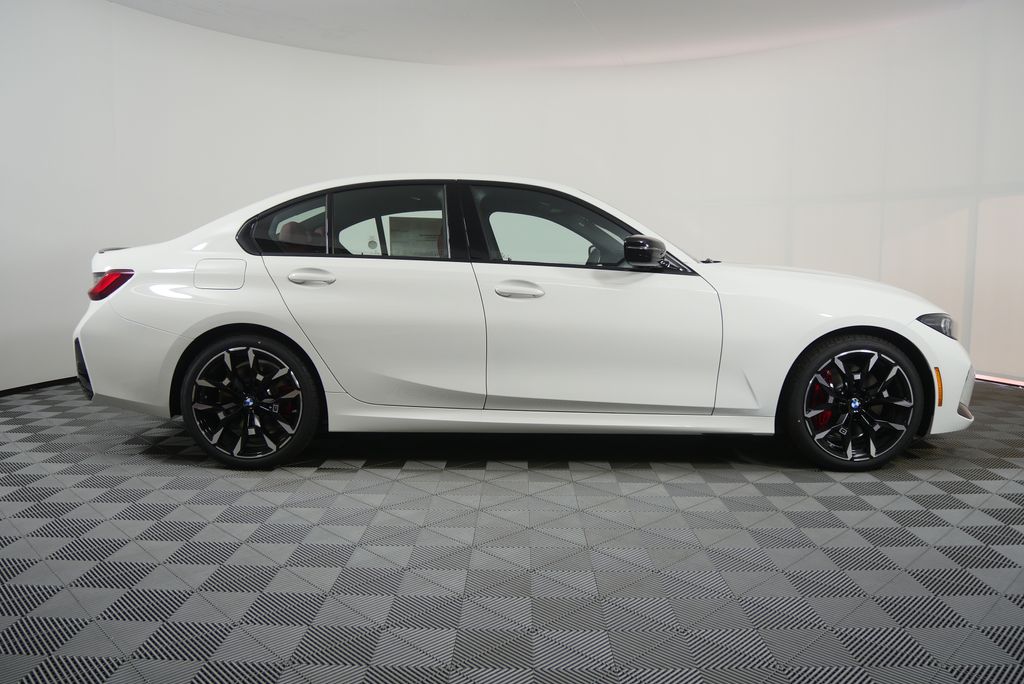 Thumbnail: 2026 BMW 3 Series - 2