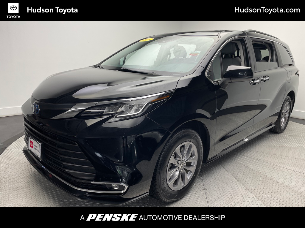 2023 Toyota Sienna XLE -
                Jersey City, NJ