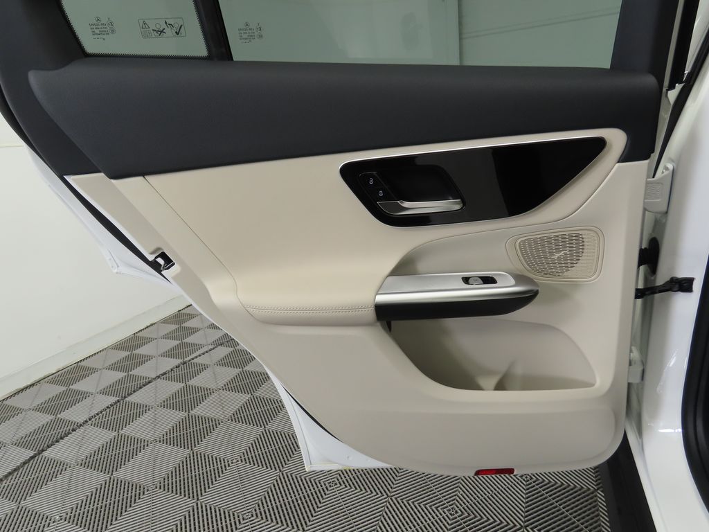 Thumbnail: 2026 Mercedes-Benz GLC - 27