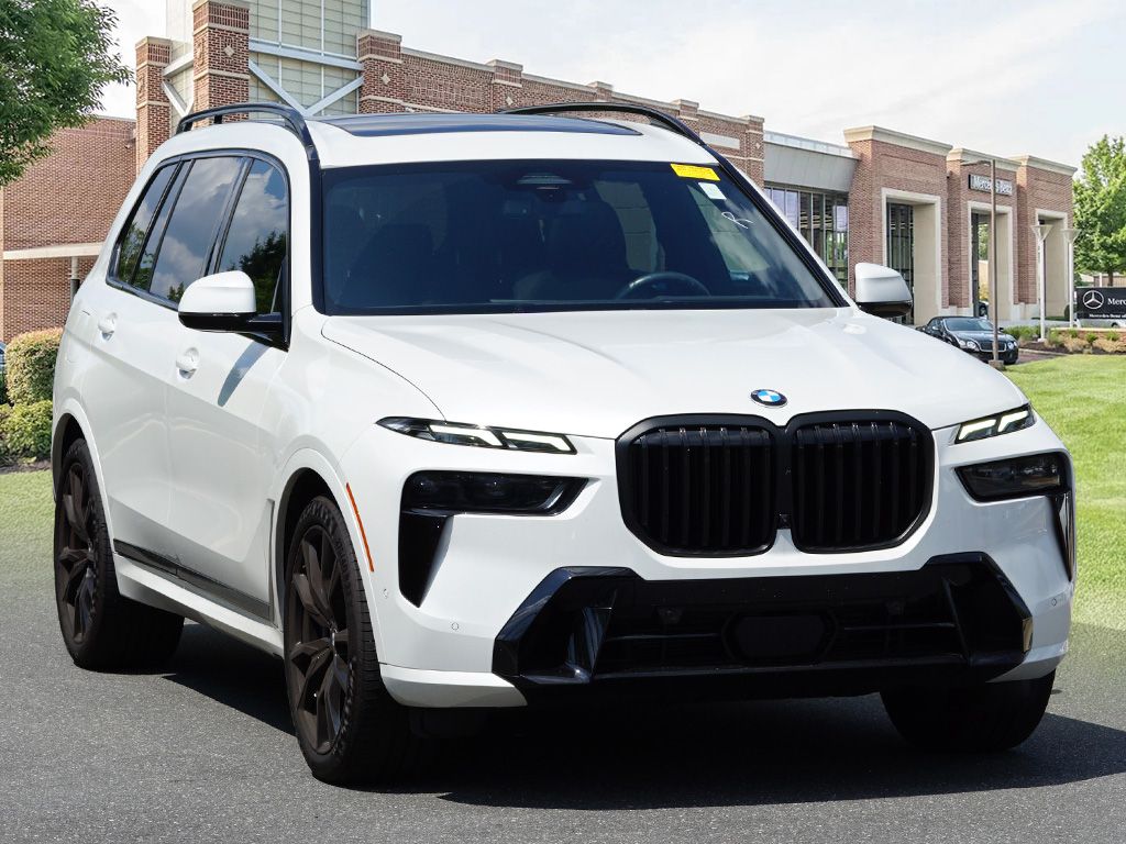 Thumbnail: 2023 BMW X7 - 3