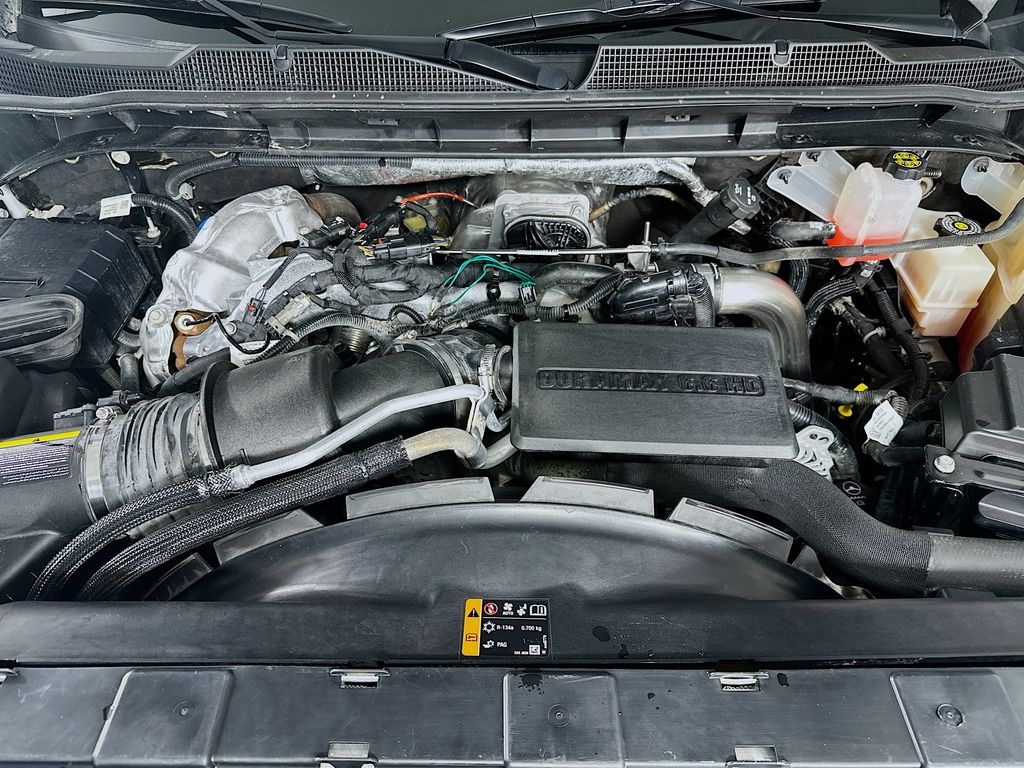 Used 2024 White Chevrolet LT image 32