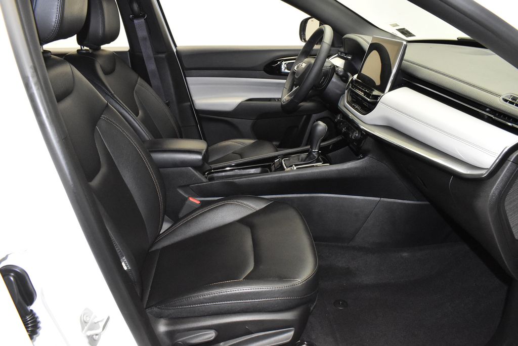 2024 Jeep Compass Limited 24