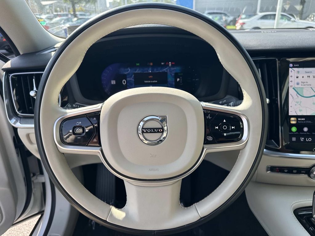 Thumbnail: 2024 Volvo S60 - 23