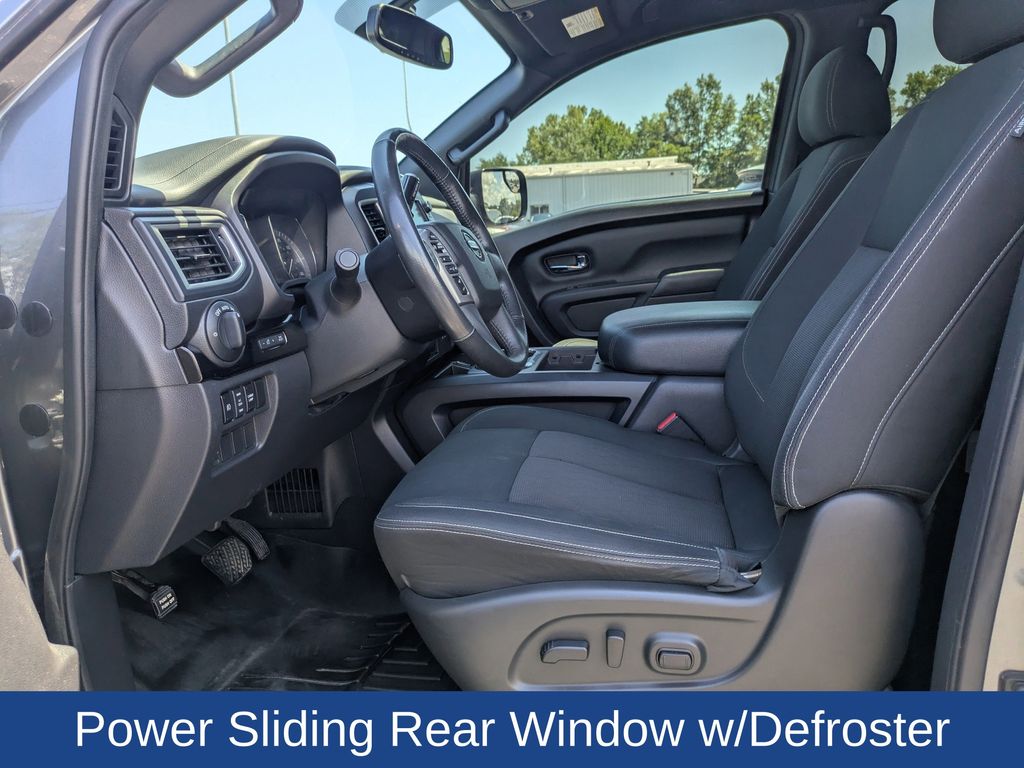 2019 Nissan TITAN SV