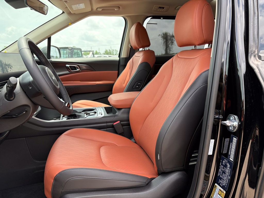 New 2026 Kia Carnival MPV Van
