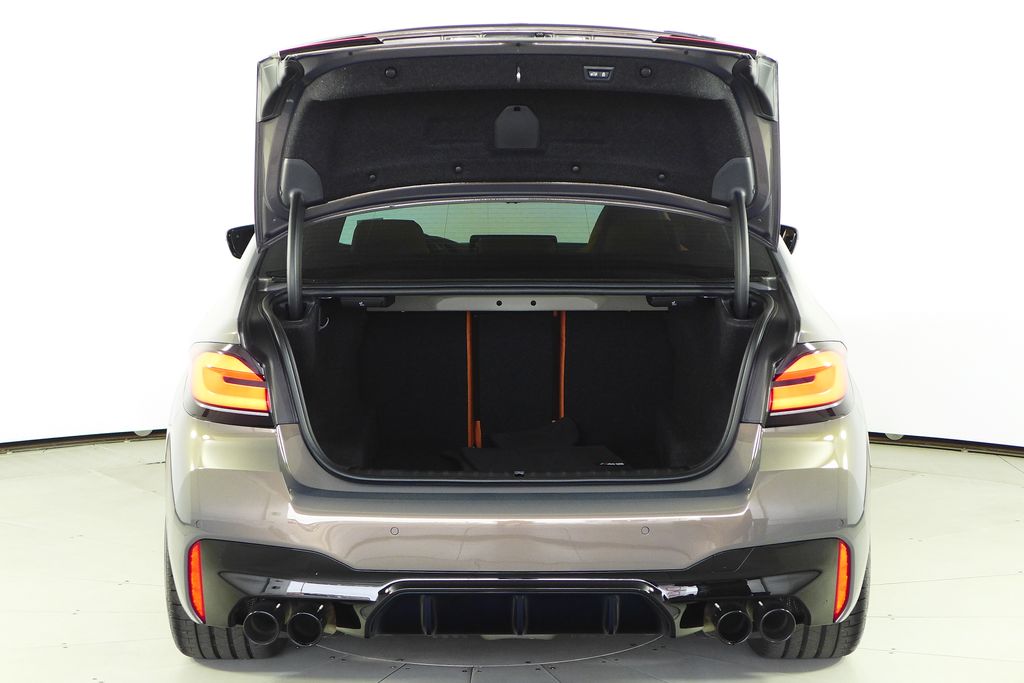 Thumbnail: 2023 BMW M5 - 11