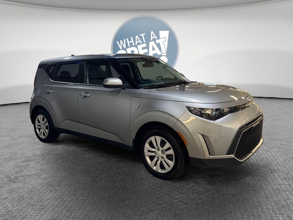 Steel Gray 2024 Kia Soul LX FWD SUV / Crossover Front-Wheel Drive Continuously Variable Transmission