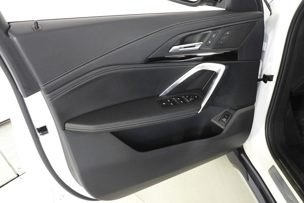 Thumbnail: 2023 BMW X1 - 11