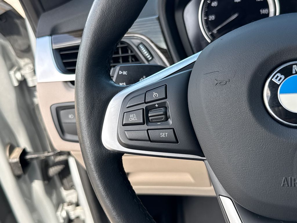 Used 2019 Silver BMW sDrive28i image 16