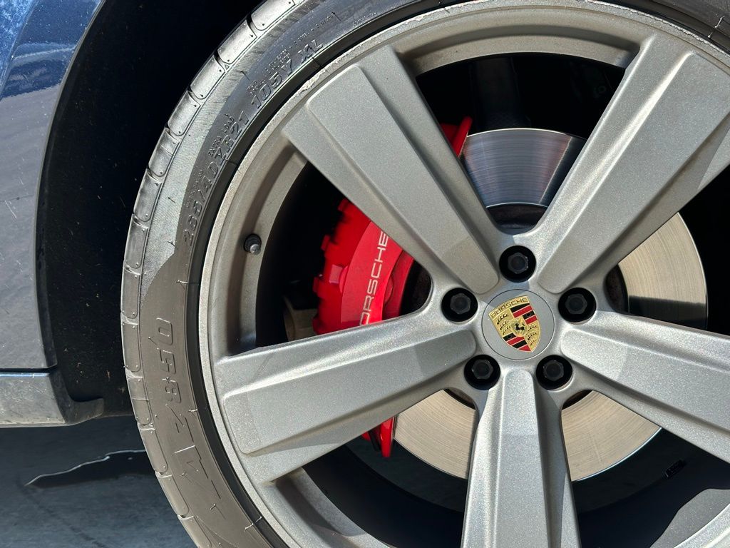 Thumbnail: 2023 Porsche Macan - 16