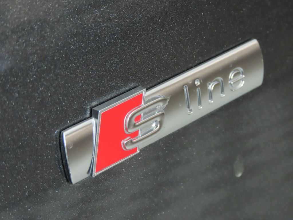 Thumbnail: 2025 Audi Q3 - 11