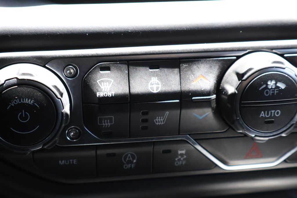 Thumbnail: 2021 Jeep Wrangler - 20
