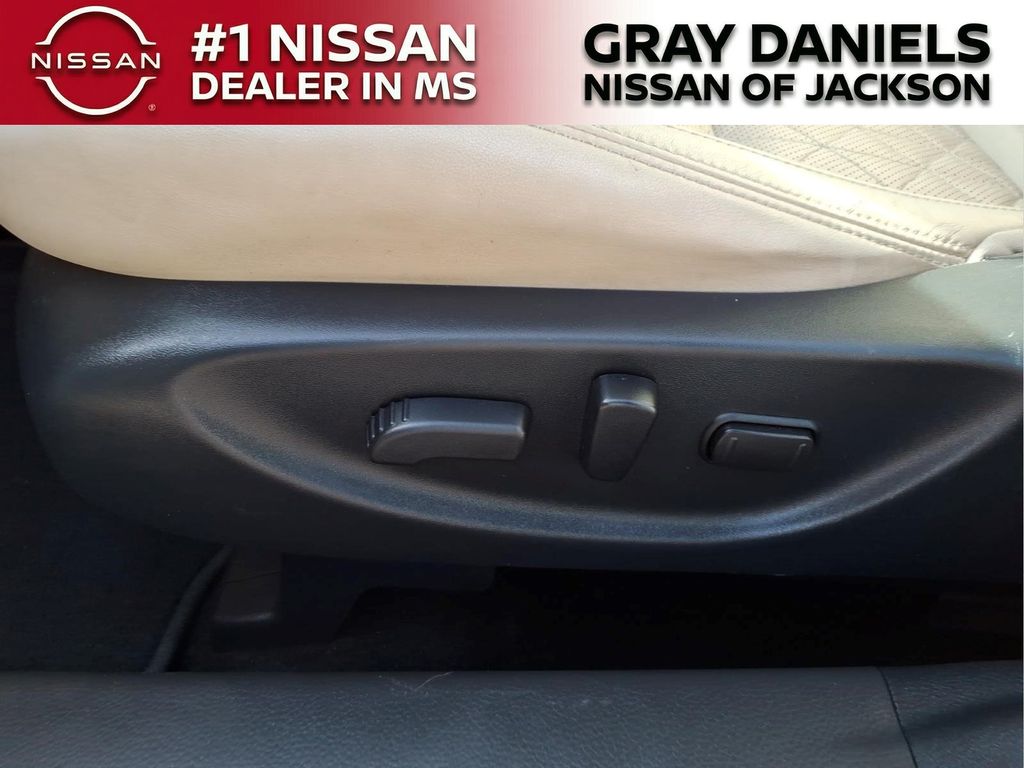 Used 2017 Nissan Maxima Sedan