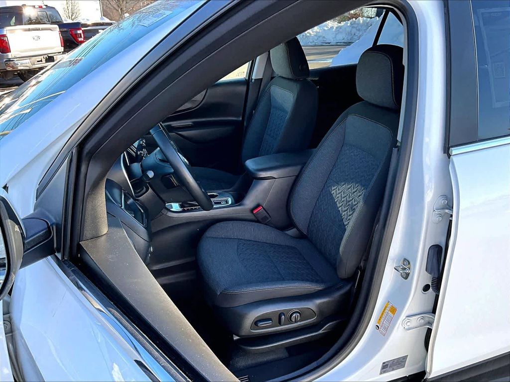 2023 Chevrolet Equinox — photo 16