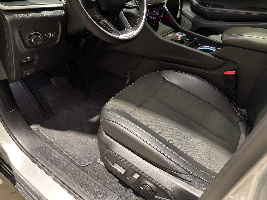 New Car 2025 Jeep Grand Cherokee L  Altitude X For Sale Under $50,000 In Austin, Texas