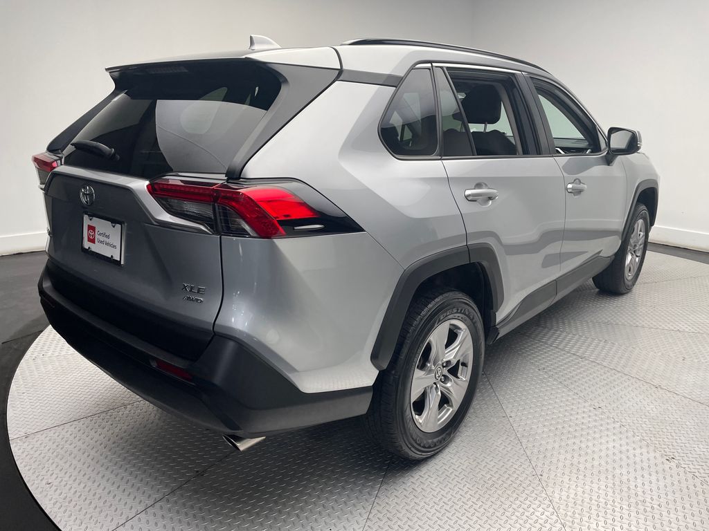 2023 Toyota RAV4 XLE 5