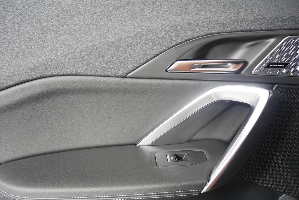Thumbnail: 2025 BMW X1 - 13