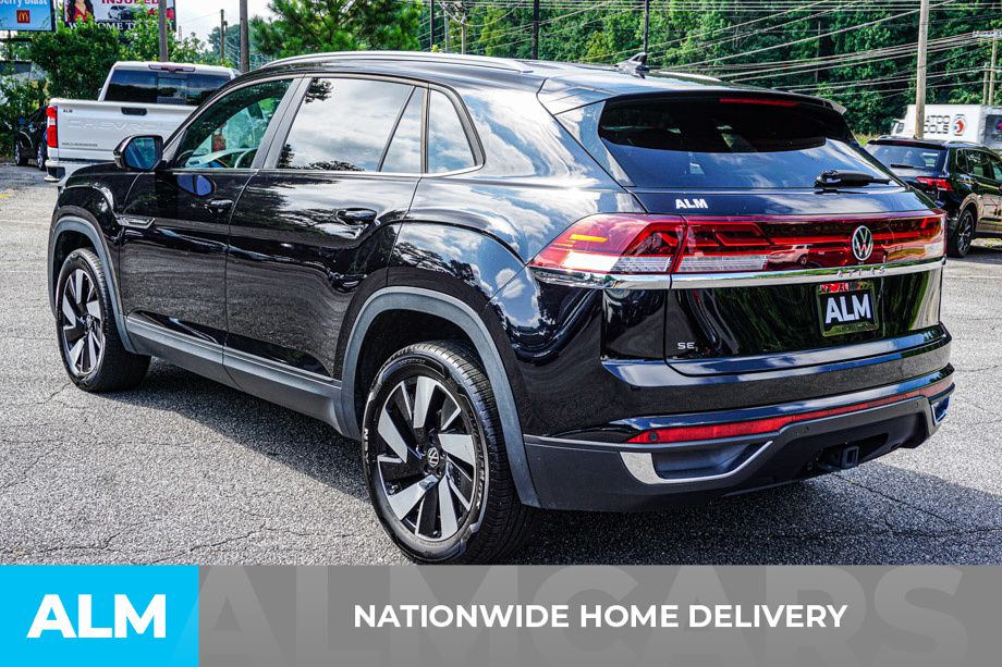 Used 2025 Black Volkswagen 2.0T SE w/Technology image 5