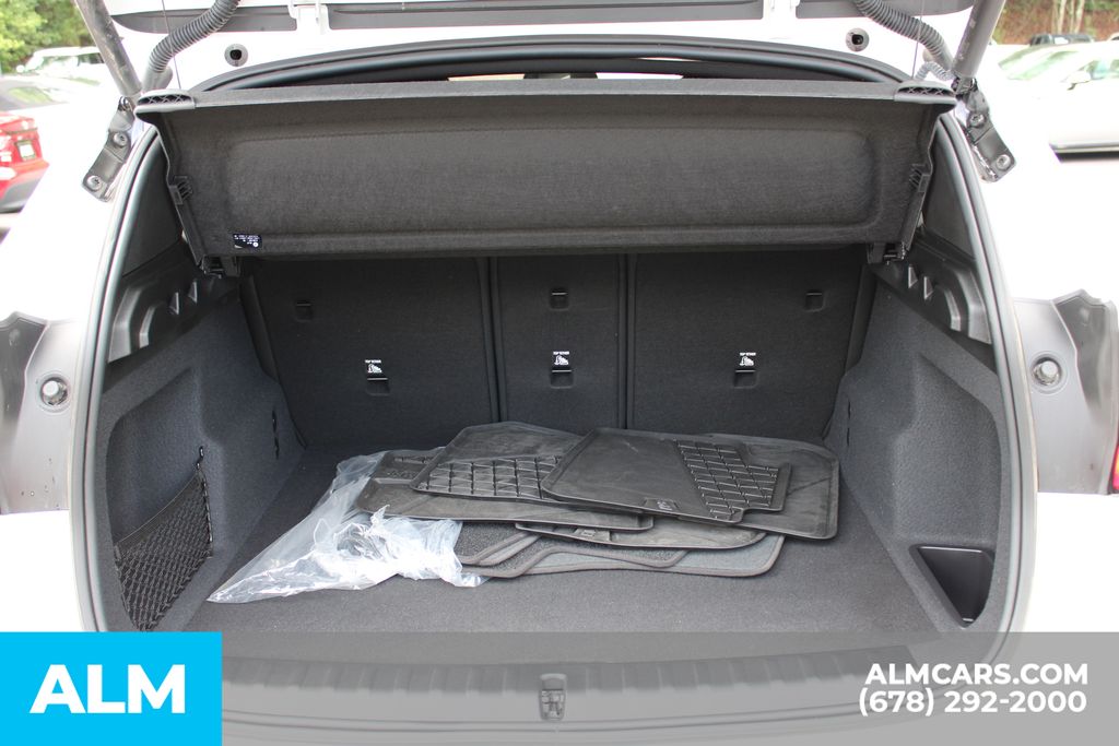 Used 2023 White BMW xDrive28i image 22