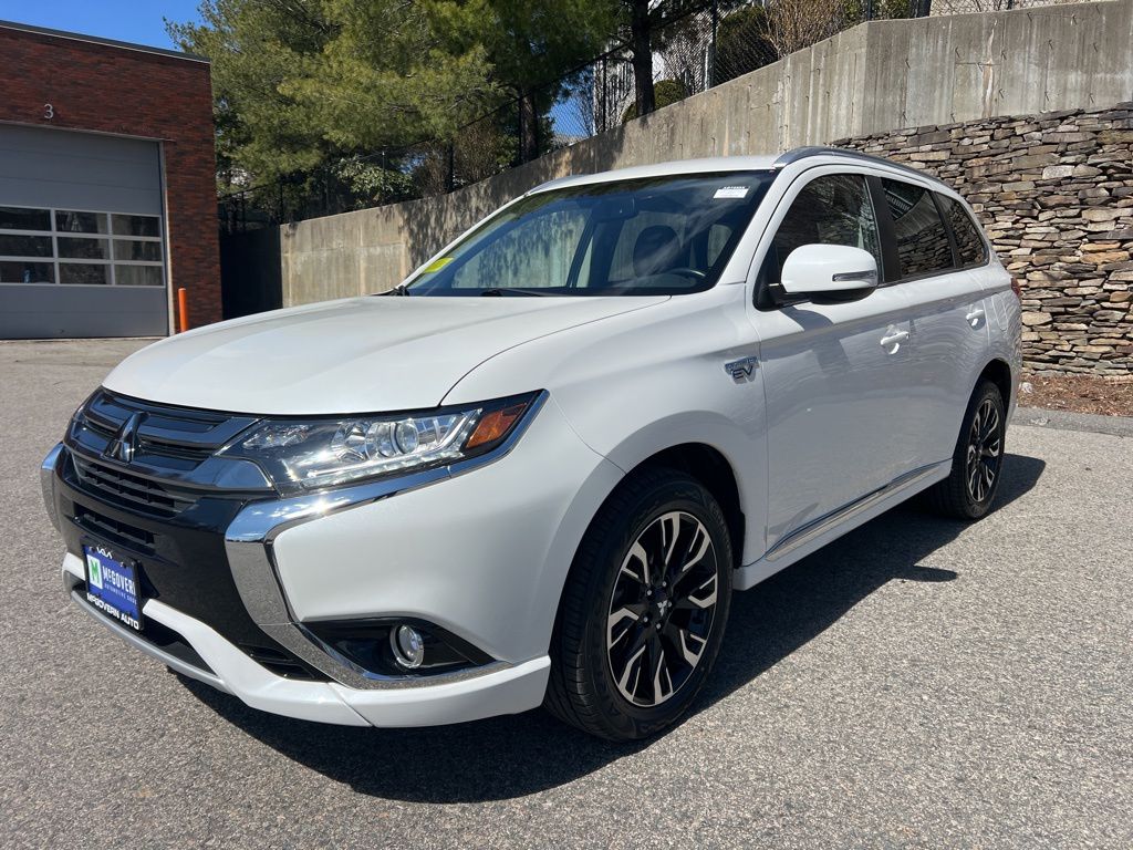 White 2018 Mitsubishi Outlander Hybrid Plug-in SEL S-AWC SUV / Crossover All-Wheel Drive 1-Speed Automatic