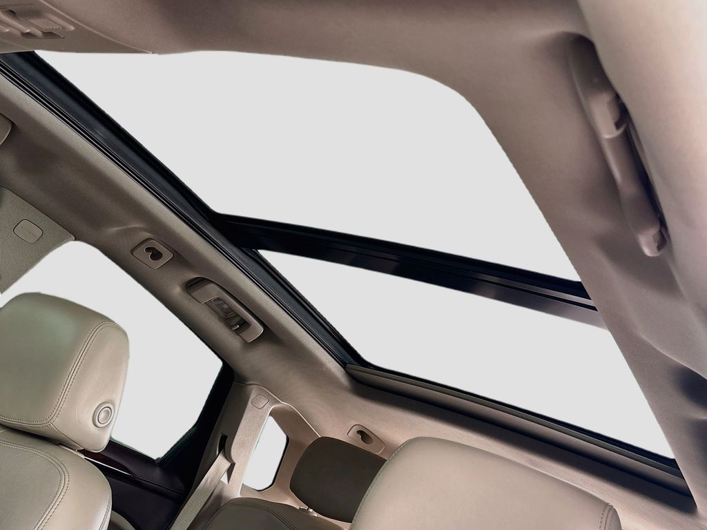 Thumbnail: 2015 Cadillac SRX - 18