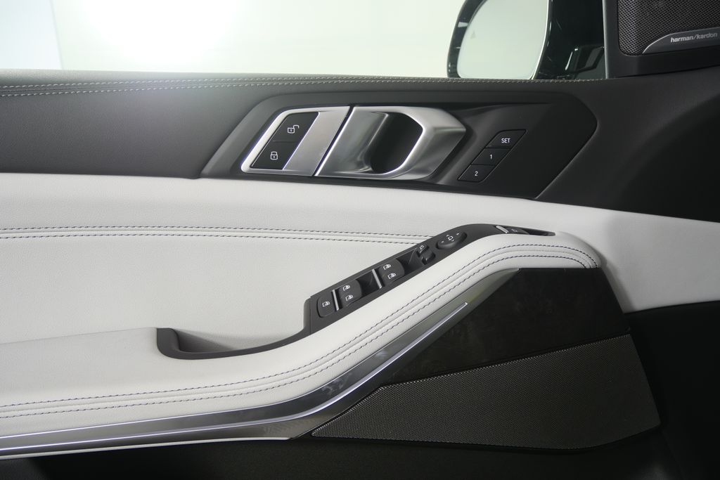 Thumbnail: 2026 BMW X5 - 8