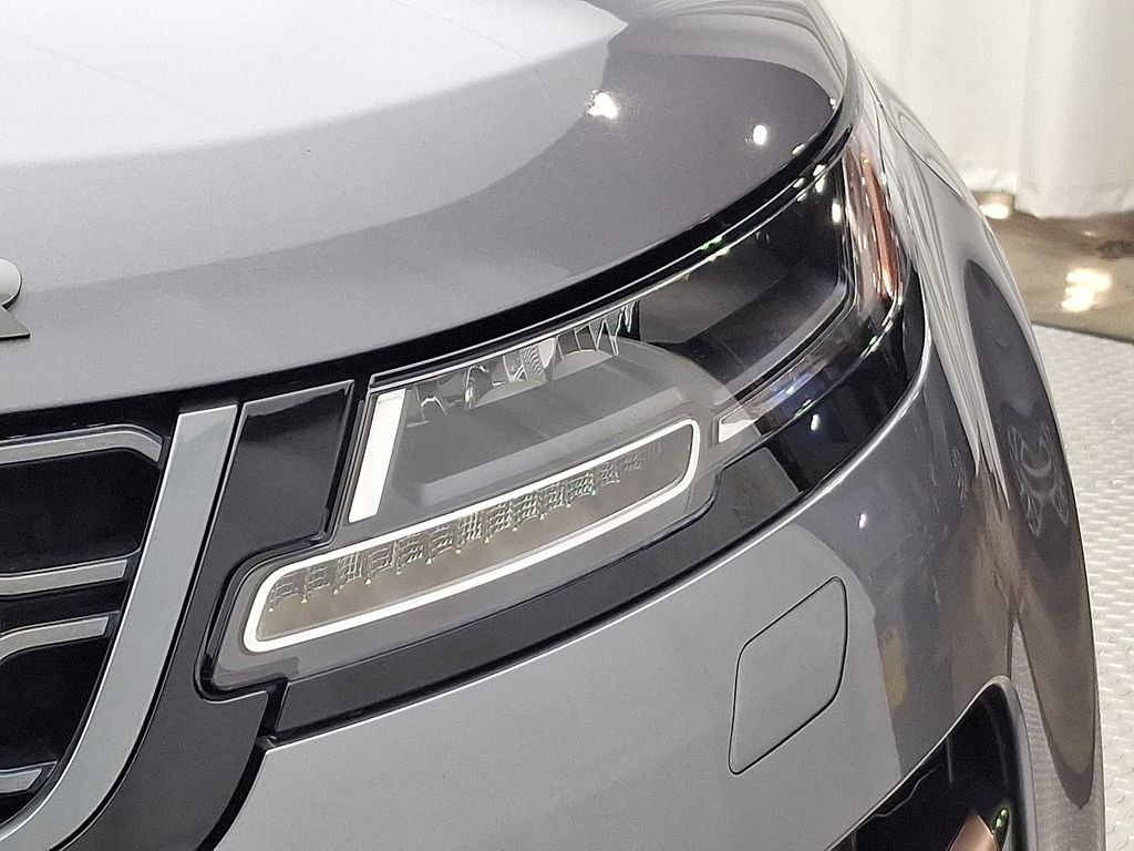 Thumbnail: 2022 Land Rover Range Rover Evoque - 9