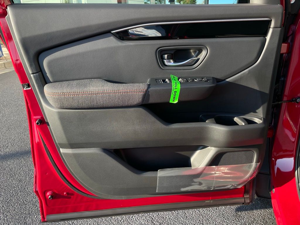 Thumbnail: 2025 Honda Pilot - 24