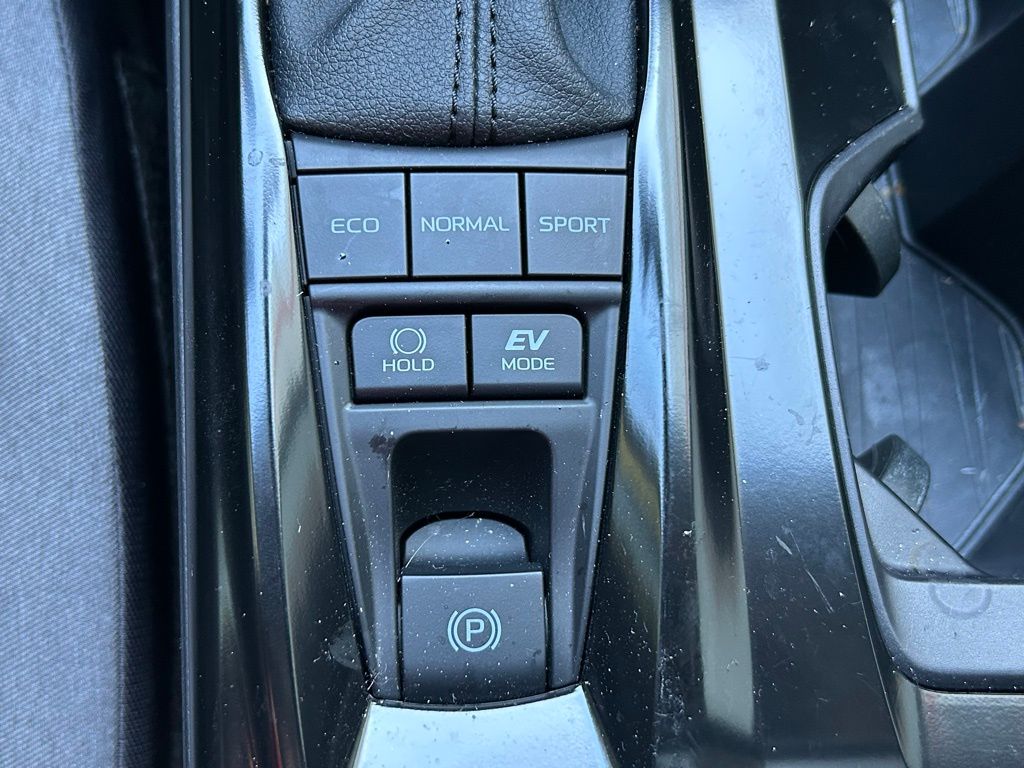 Thumbnail: 2025 Toyota Camry - 27