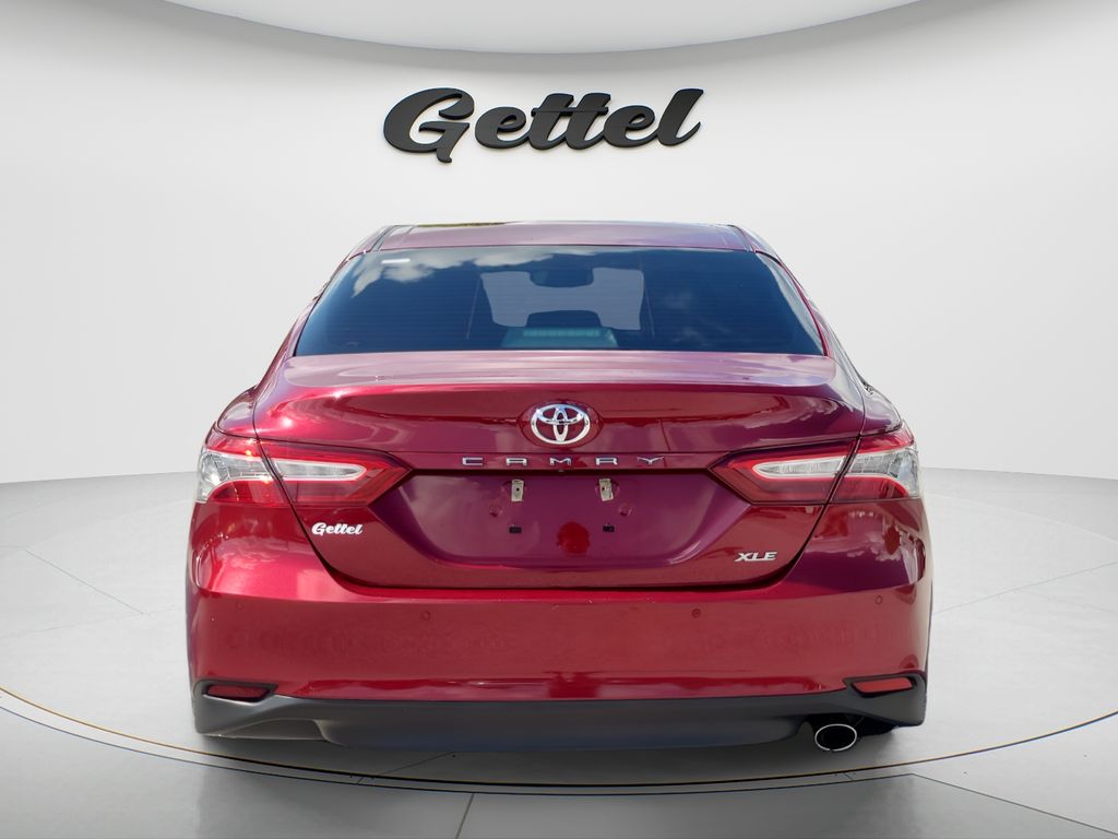 Used 2018 Red Toyota XLE image 6