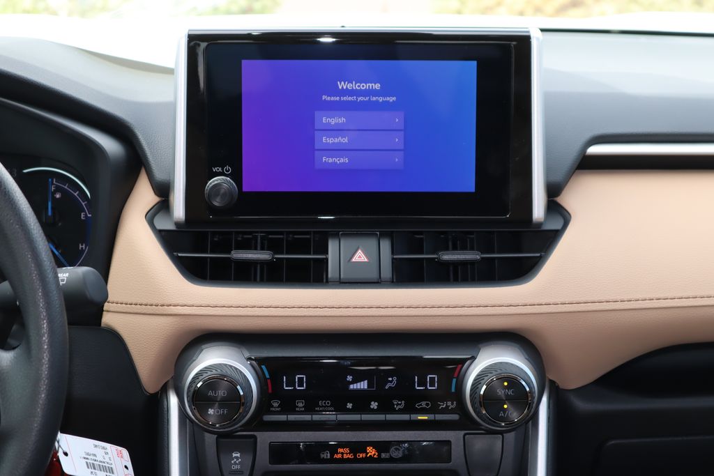 2025 Toyota RAV4 LE 14
