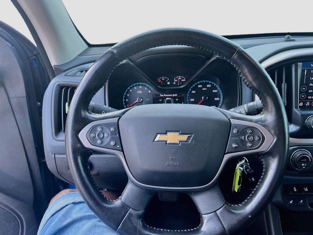 Used 2022 Blue Chevrolet Z71 image 11