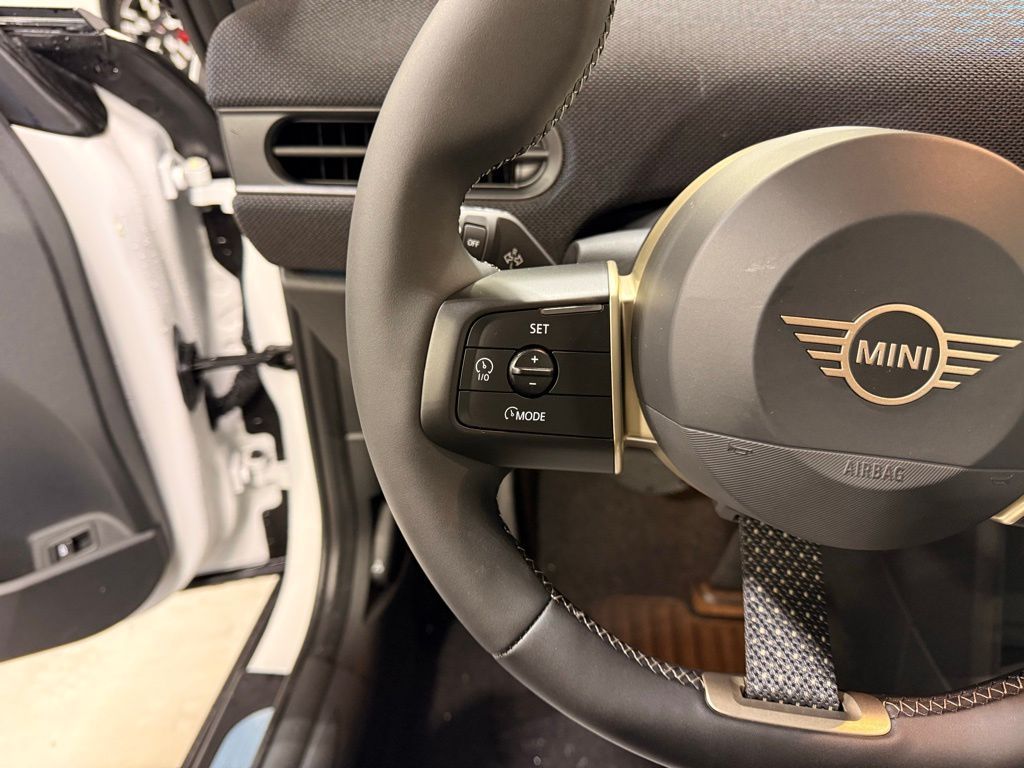 Thumbnail: 2026 MINI Cooper - 13