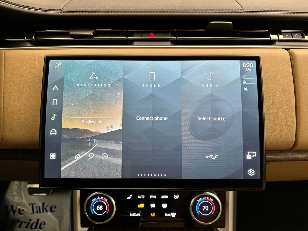 2023 Land Rover Range Rover SE 24
