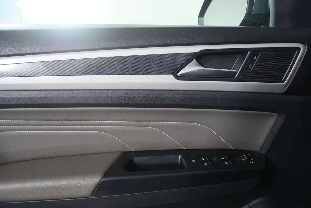 Thumbnail: 2021 Volkswagen Atlas - 8