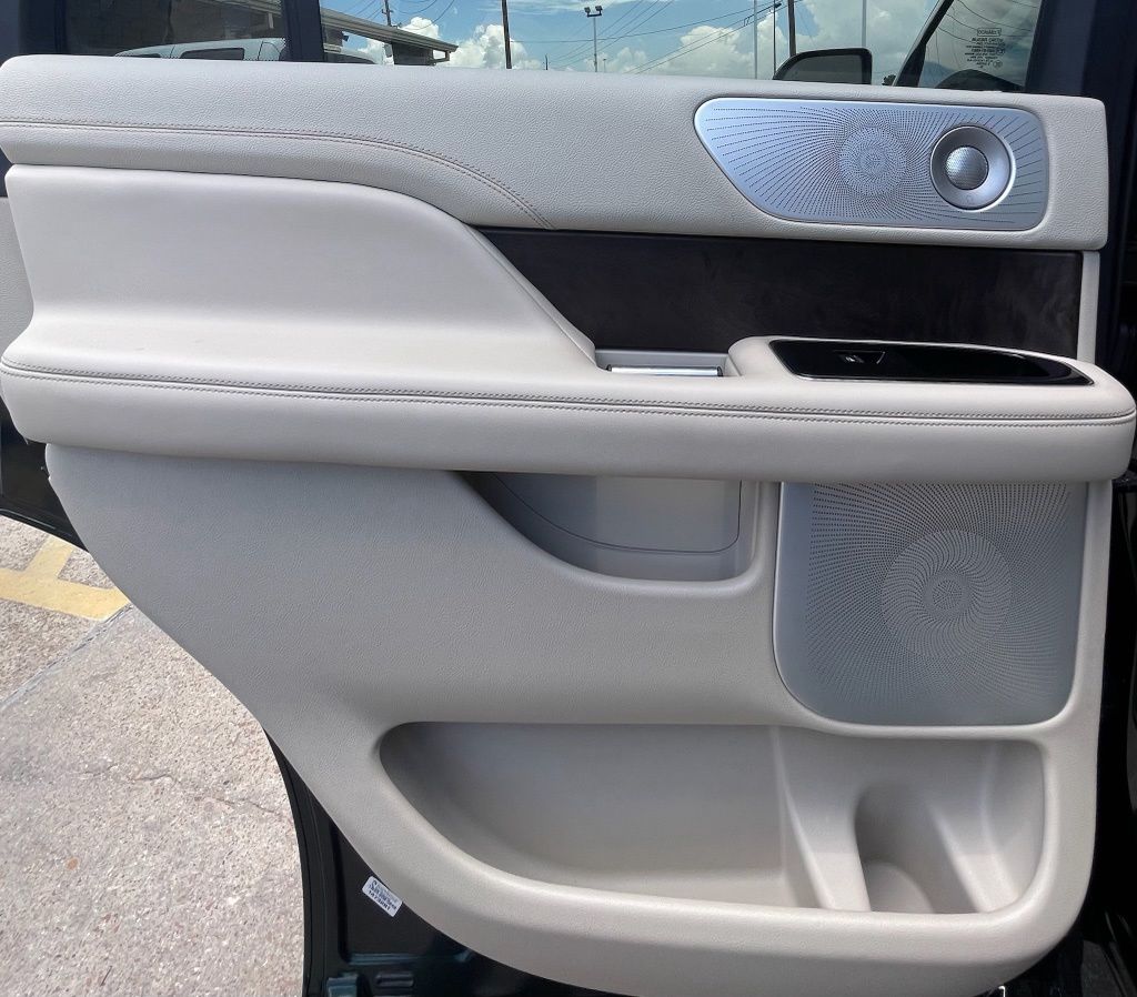 2021 Lincoln Navigator Reserve Green at Traditions Chevrolet
