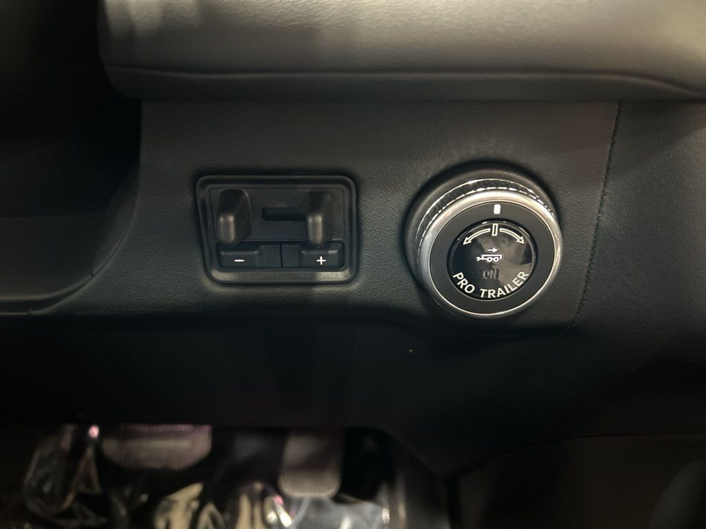 new 2025 Lincoln Navigator car, priced at $100,022