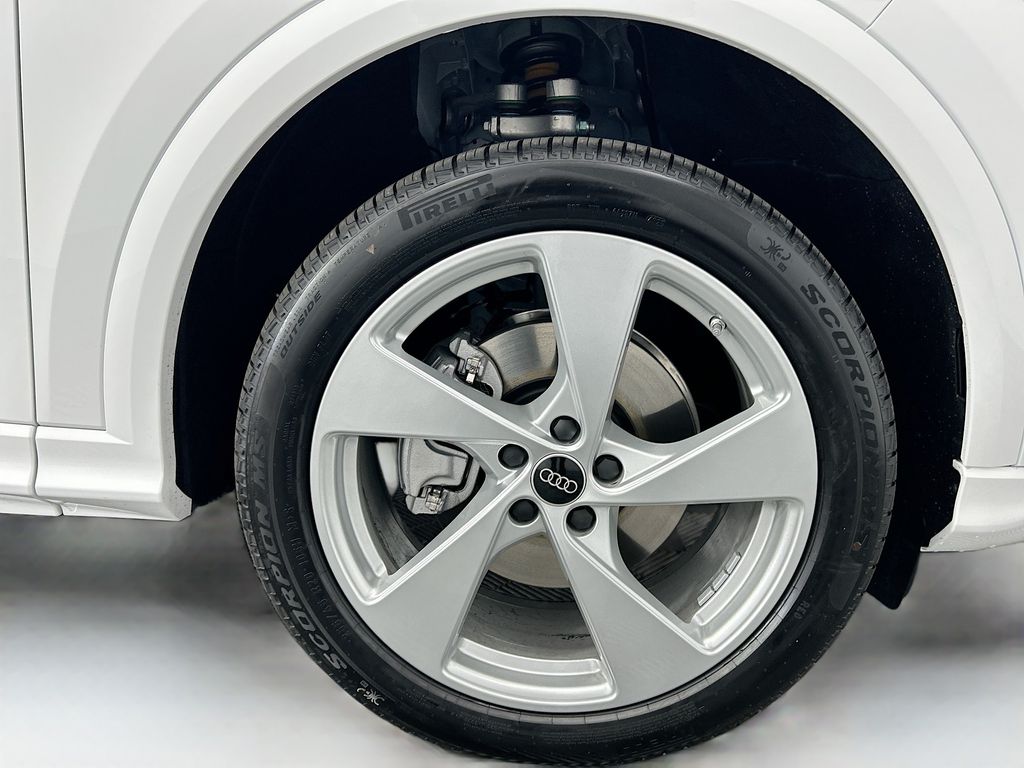 Thumbnail: 2025 Audi Q5 - 31